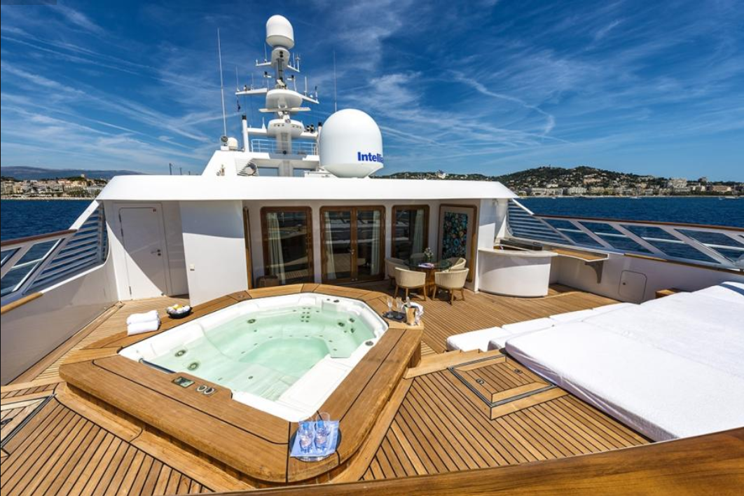 majesty-premium-yacht-59-ft