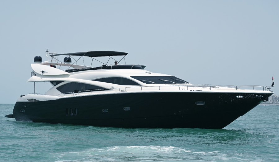 Sunseeker Yacht 82 FT