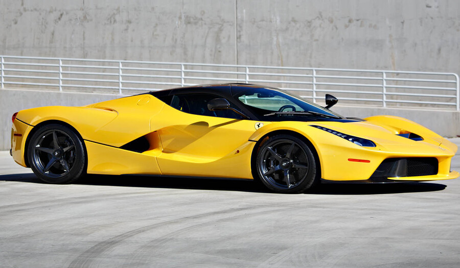 LA FERRARI UNIQUE YELLOW 