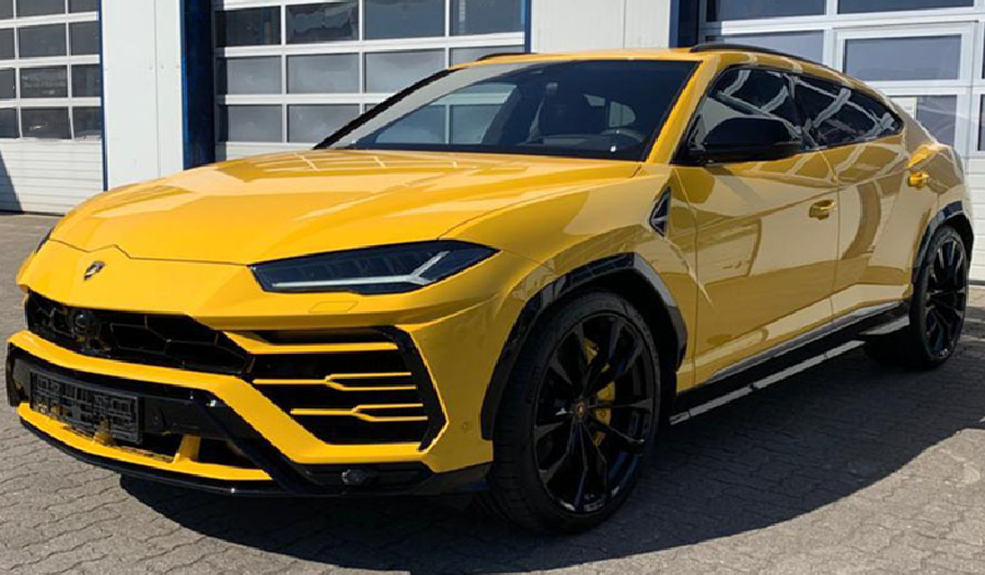 LAMBORGHINI URUS