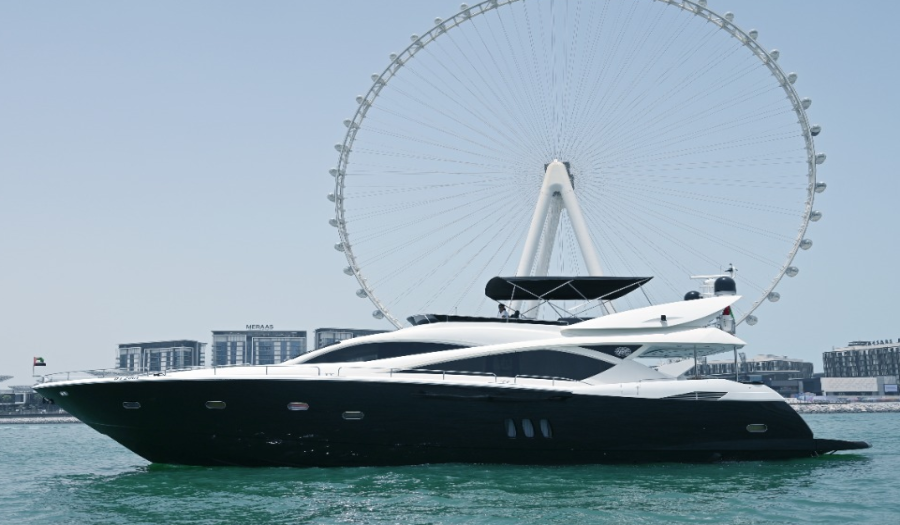 Sunseeker Yacht 82 FT  